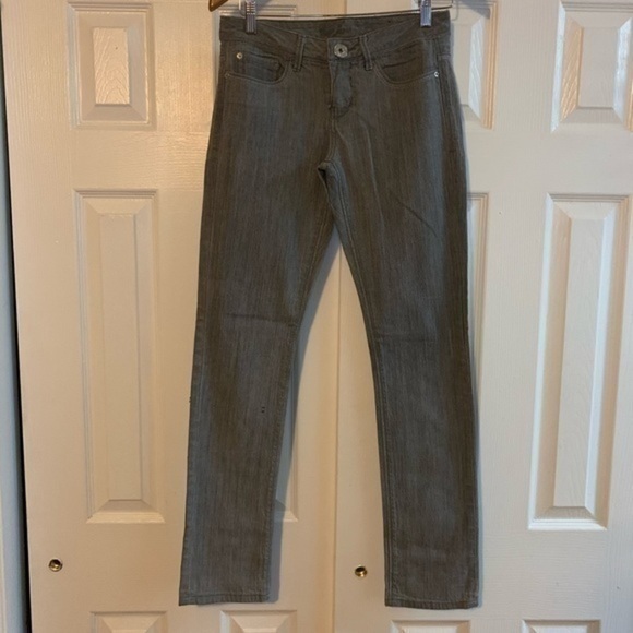 GUESS Light Gray Straight Leg Jeans Size 27 - Picture 2 of 7